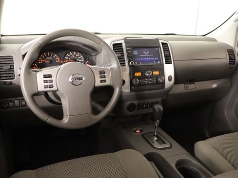 Used 2021 Nissan Frontier SV w/ Midnight Edition Floor Mats image 2