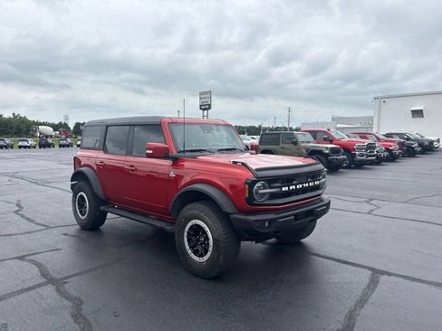 Used 2023 Ford Bronco Outer Banks w/ Sasquatch Package AWD/4WD image 8