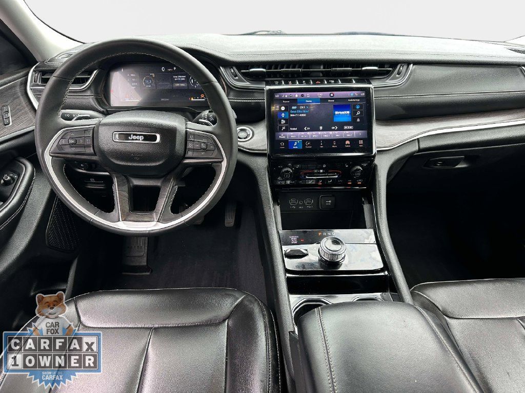 Used 2023 Jeep Grand Cherokee L Limited w/ Black Appearance Package AWD/4WD image 16