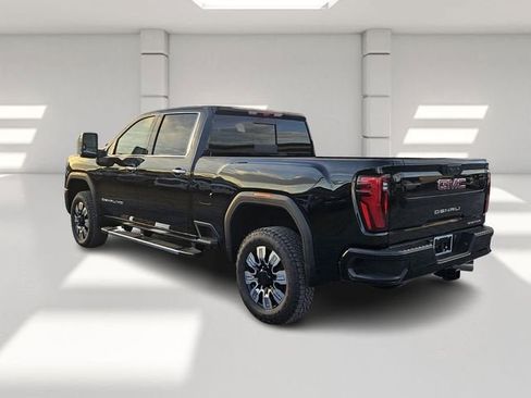 Used 2026 GMC Sierra 2500 Denali w/ Technology Package AWD/4WD image 3