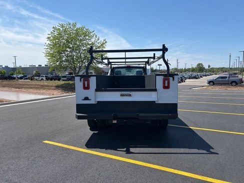New 2025 Ford F550 4x4 Regular Cab Super Duty image 7