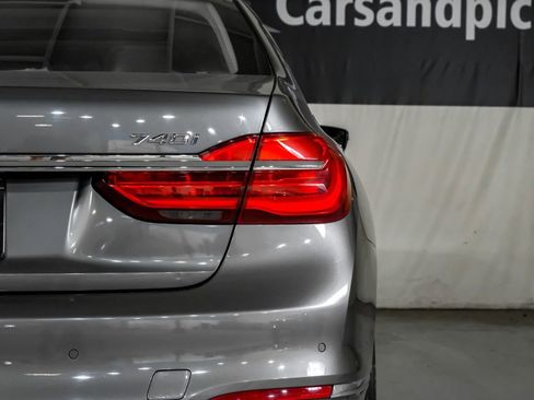 Used 2017 BMW 740i xDrive image 43