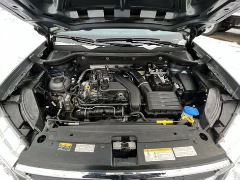 Used 2022 Volkswagen Taos SE image 32