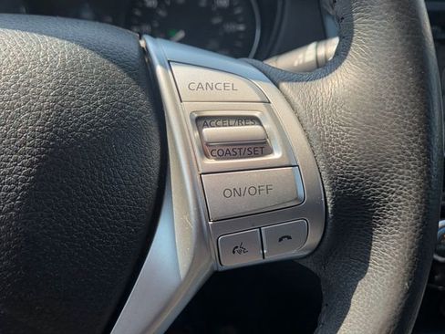 Used 2016 Nissan Rogue SL w/ SL Premium Package FWD image 40
