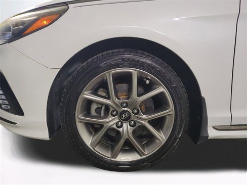 Used 2018 Hyundai Sonata Limited image 11