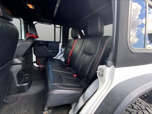 Used 2017 Jeep Wrangler Unlimited Rubicon AWD/4WD image 20