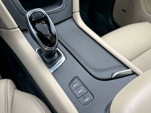 Used 2018 Cadillac XT5 Luxury w/ Driver Awareness Package image 22