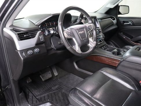 Used 2017 GMC Yukon SLT AWD/4WD image 18