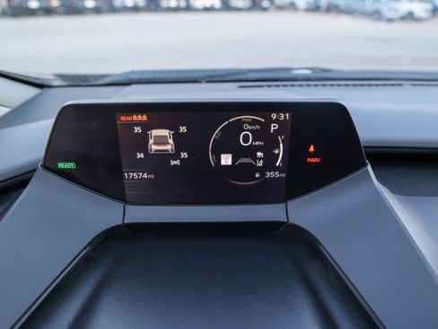 Used 2025 Toyota Prius LE image 16