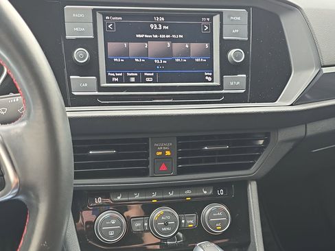 Used 2019 Volkswagen Jetta GLI FWD image 15