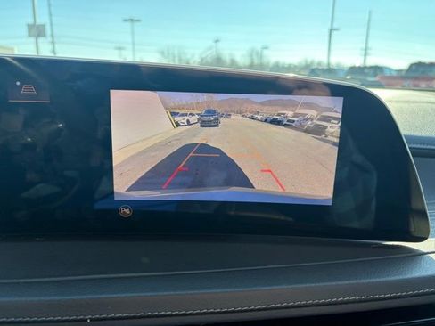 Used 2024 Cadillac XT4 Premium Luxury image 5