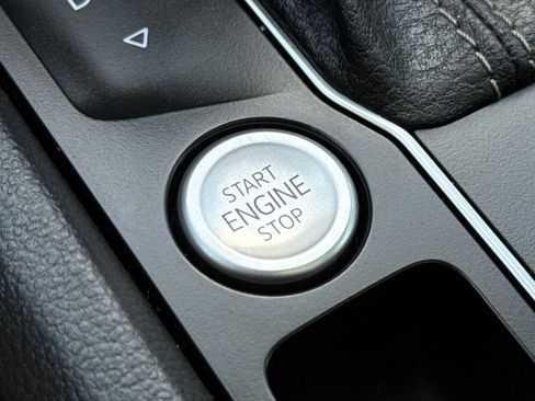 Used 2021 Volkswagen Atlas SE w/ Panoramic Sunroof Package image 23