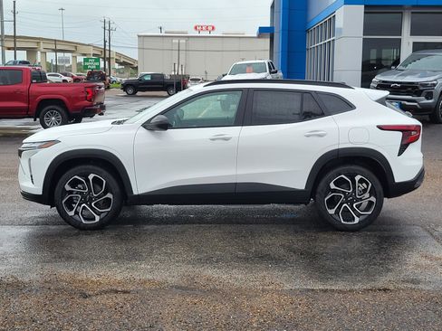 New 2026 Chevrolet Trax RS w/ Driver Confidence Package FWD image 2