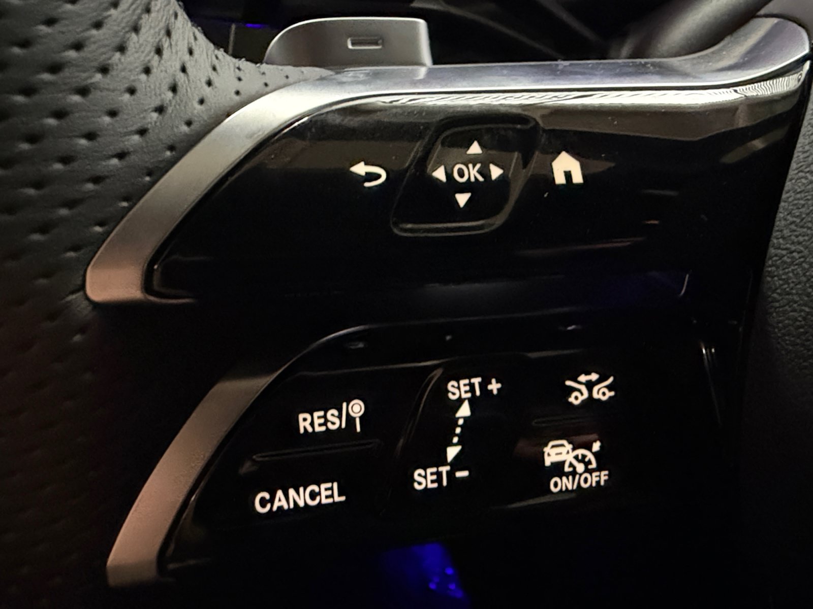 New 2026 Mercedes-Benz CLE 450 4MATIC Coupe image 23