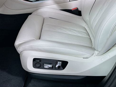 New 2026 BMW X5 xDrive50e w/ Executive Package image 21