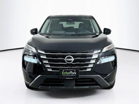 Used 2025 Nissan Rogue SV AWD/4WD image 2