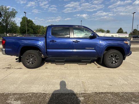 Used 2022 Toyota Tacoma SR5 w/ SR5 Appearance Package (SM) RWD image 3