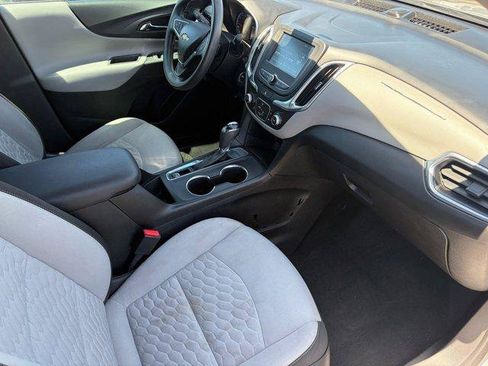 Used 2018 Chevrolet Equinox LS FWD image 30