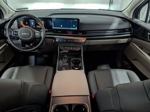 Used 2026 Kia Carnival FWD image 11