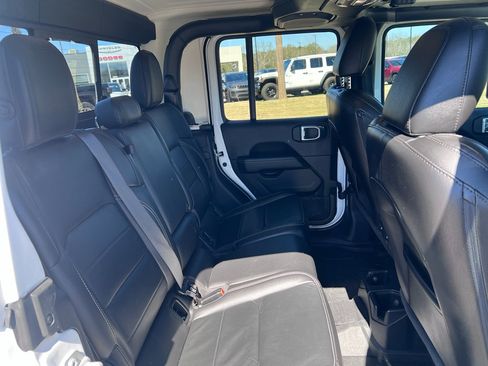 Certified 2021 Jeep Gladiator Overland w/ Popular Equipment Package image 14