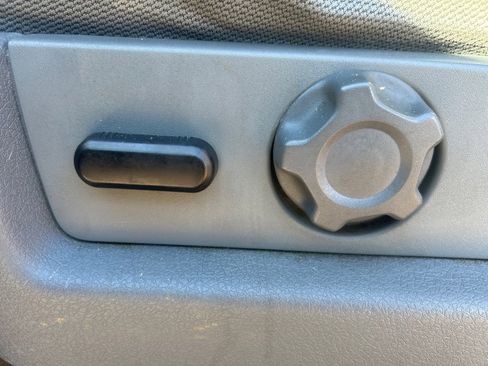 Used 2013 Ford F150 XLT w/ XLT Chrome Pkg image 15