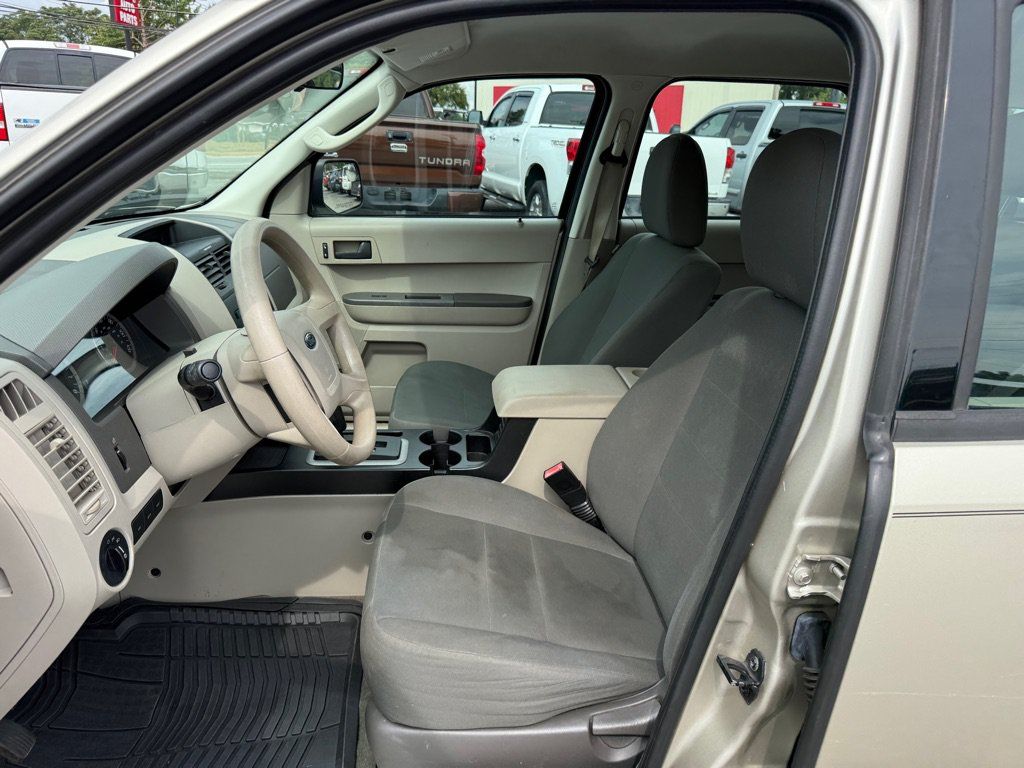 Used 2012 Ford Escape XLS FWD image 9