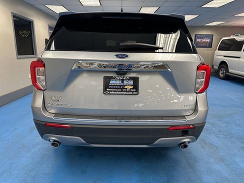 Used 2023 Ford Explorer Limited image 7