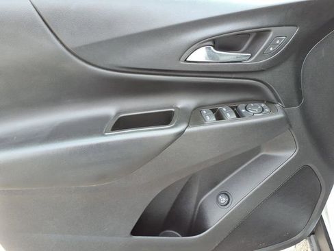 Used 2022 Chevrolet Equinox LT image 11