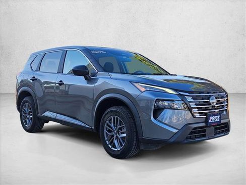 Used 2024 Nissan Rogue S image 3