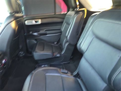 Used 2020 Ford Explorer Limited image 10