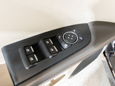 Used 2020 Lincoln Nautilus Reserve FWD image 14