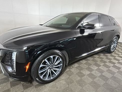 Used 2024 Cadillac Lyriq Sport AWD/4WD image 7