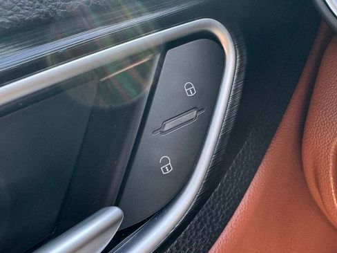 Used 2018 Alfa Romeo Giulia AWD image 18