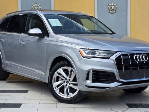 Used 2022 Audi Q7 3.0T Premium Plus w/ Premium Plus Package AWD/4WD image 2