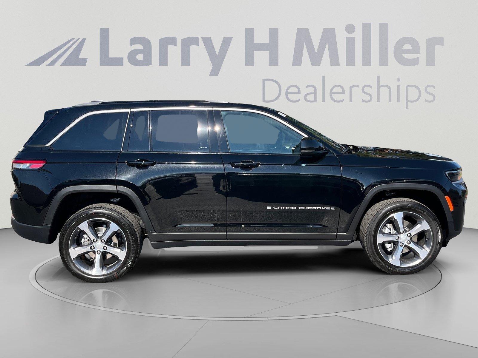 New 2026 Jeep Grand Cherokee Limited AWD/4WD image 6