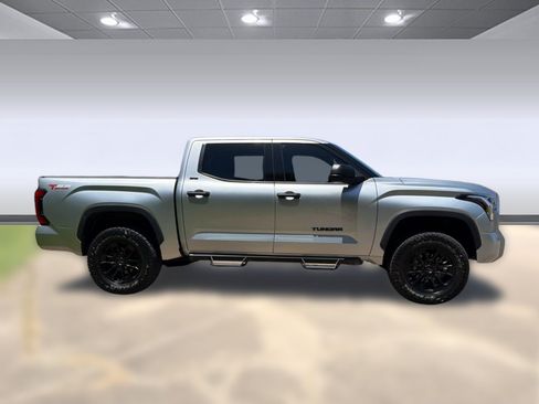 Used 2022 Toyota Tundra SR5 RWD image 7