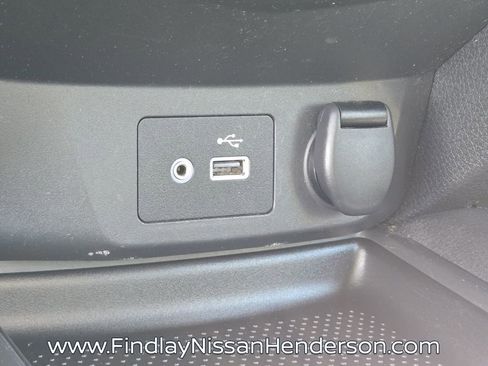 Used 2018 Nissan Rogue SV w/ Sun & Sound Touring Package AWD/4WD image 30