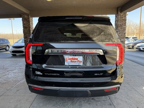 Used 2023 GMC Yukon XL SLT w/ SLT Luxury Package image 8