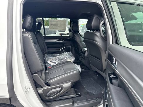 New 2026 Jeep Grand Wagoneer Limited AWD/4WD image 26