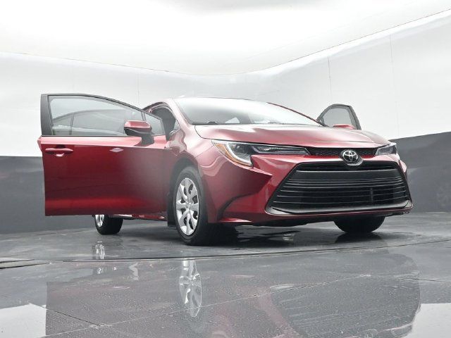 Used 2025 Toyota Corolla LE FWD image 66