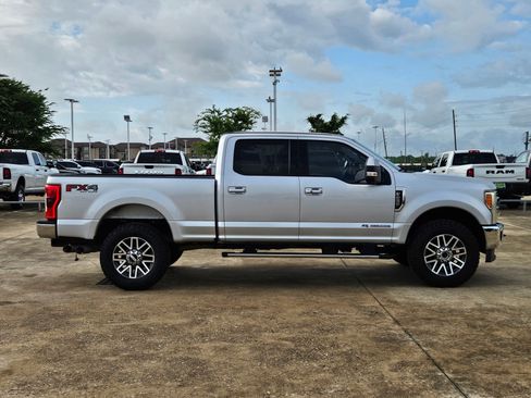 Used 2017 Ford F250 Lariat w/ Lariat Ultimate Package image 2