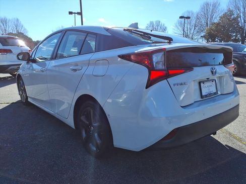 Used 2020 Toyota Prius XLE image 4