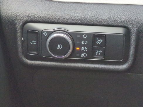 Used 2023 Ford Explorer XLT w/ Equipment Group 202A image 17