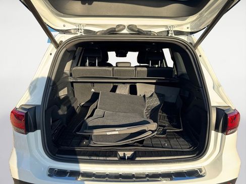 Used 2022 Mercedes-Benz GLB 250 4MATIC image 16