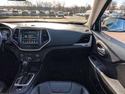 Used 2018 Jeep Cherokee Limited image 20