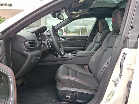 New 2024 Maserati Levante GT Ultima image 9