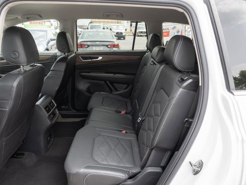 Used 2024 Volkswagen Atlas SE image 17