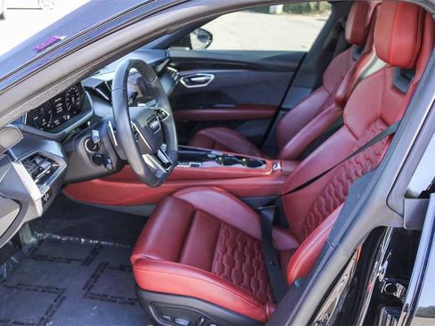 Used 2024 Audi e-tron GT Premium Plus image 19