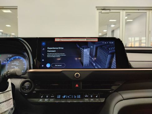 New 2025 Toyota Crown Signia image 25