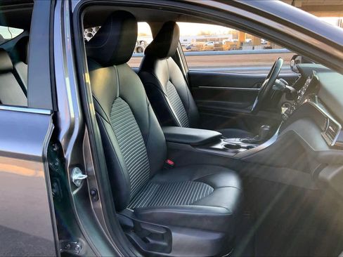 Used 2023 Toyota Camry SE image 8